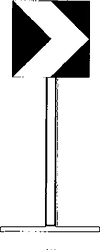 Fig. II 468 — DELINEATORI MODULARI DI CURVA